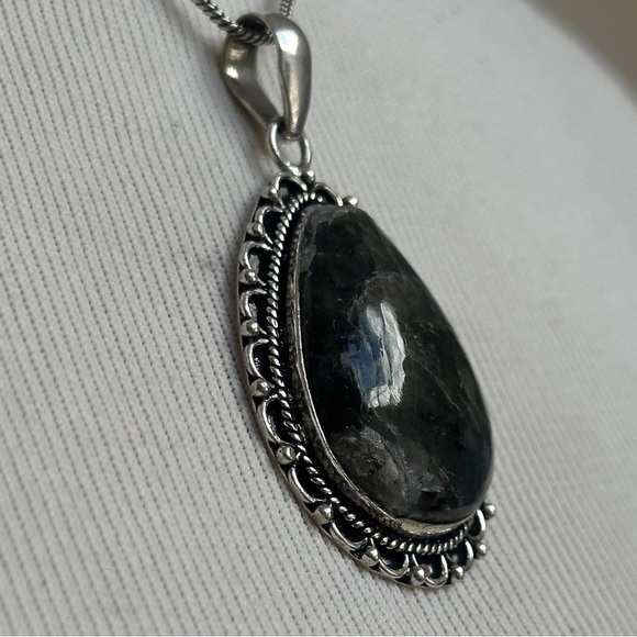 Teardrop Shape Labradorite Pendant - Unique Blue Flash - Picture 7 of 10